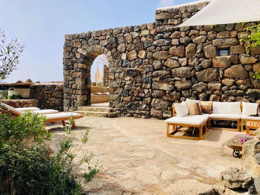 Villa Dammuso Masdar Al Sorgere Del Sole à Pantelleria Extérieur photo